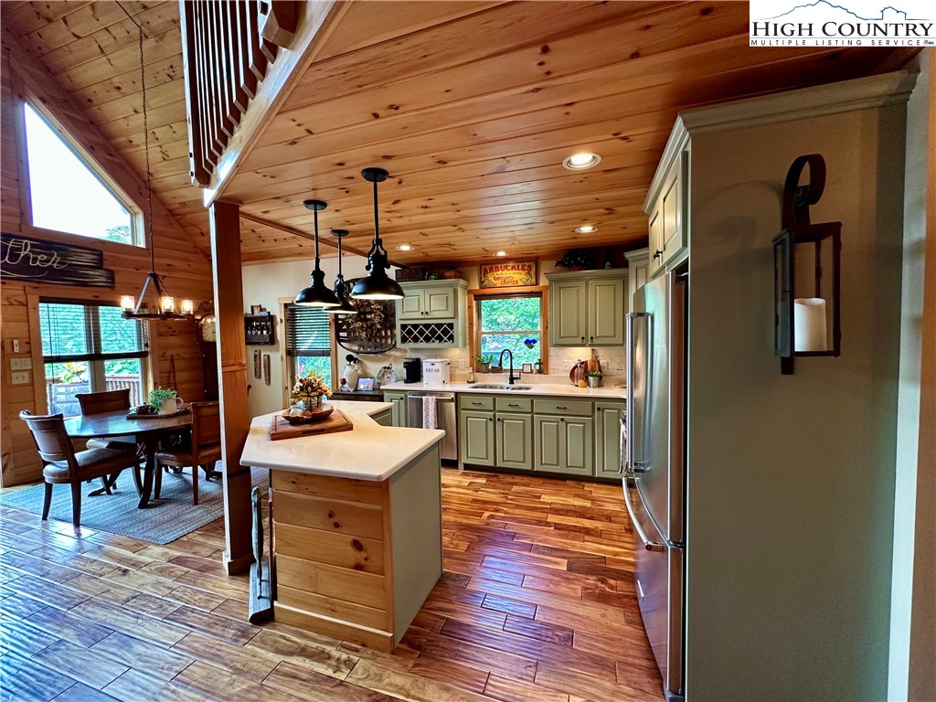 406 Phoenix Ridge Road Jefferson, NC 28640 - Photo 14 of 49 Gallery Image 14