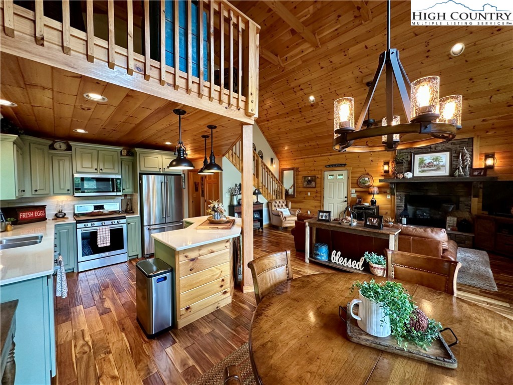 406 Phoenix Ridge Road Jefferson, NC 28640 - Photo 17 of 49 Gallery Image 17