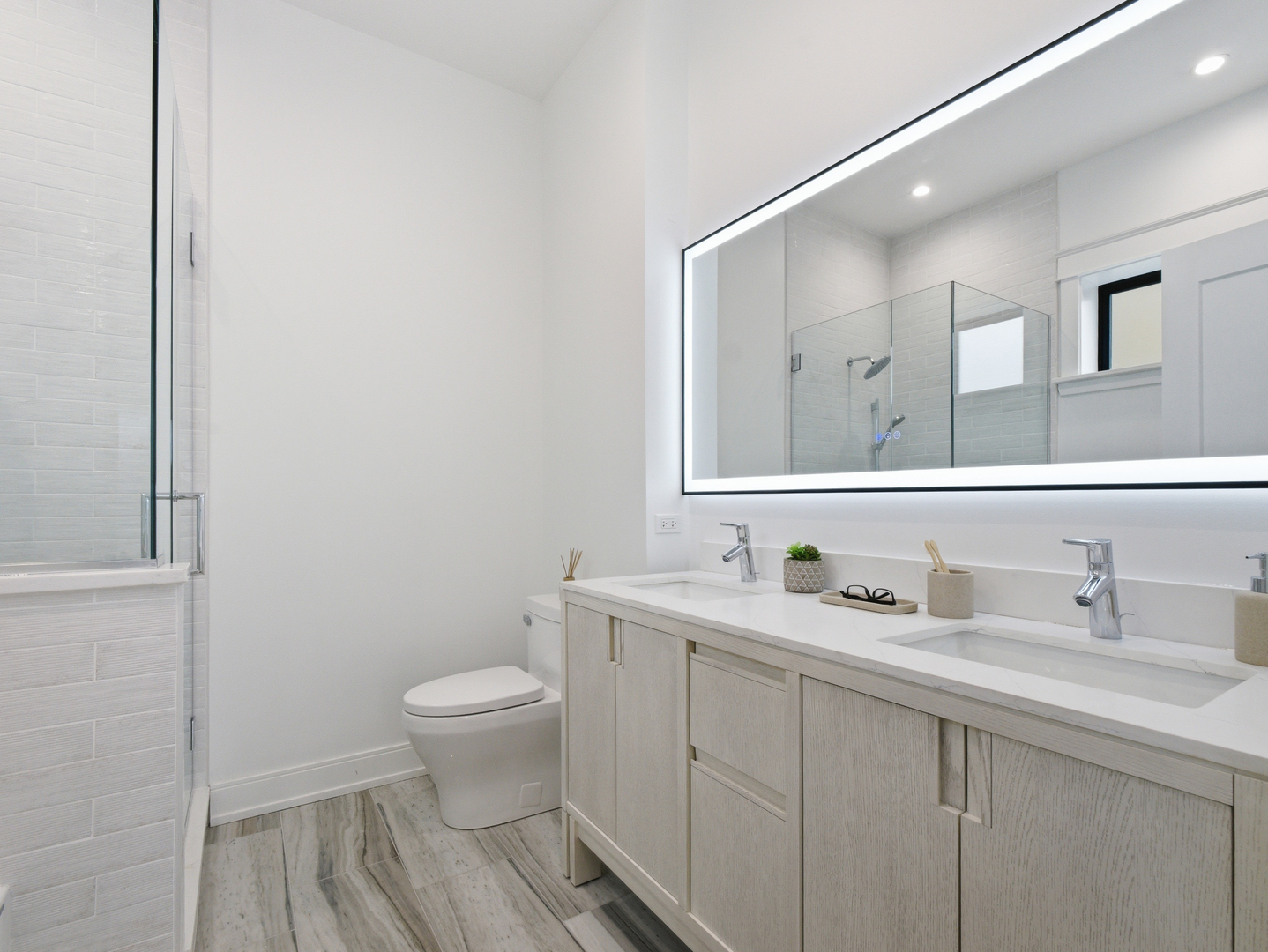 2471 North Clybourn Avenue, Unit 3 Chicago, IL 60614 - Photo 17 of 32