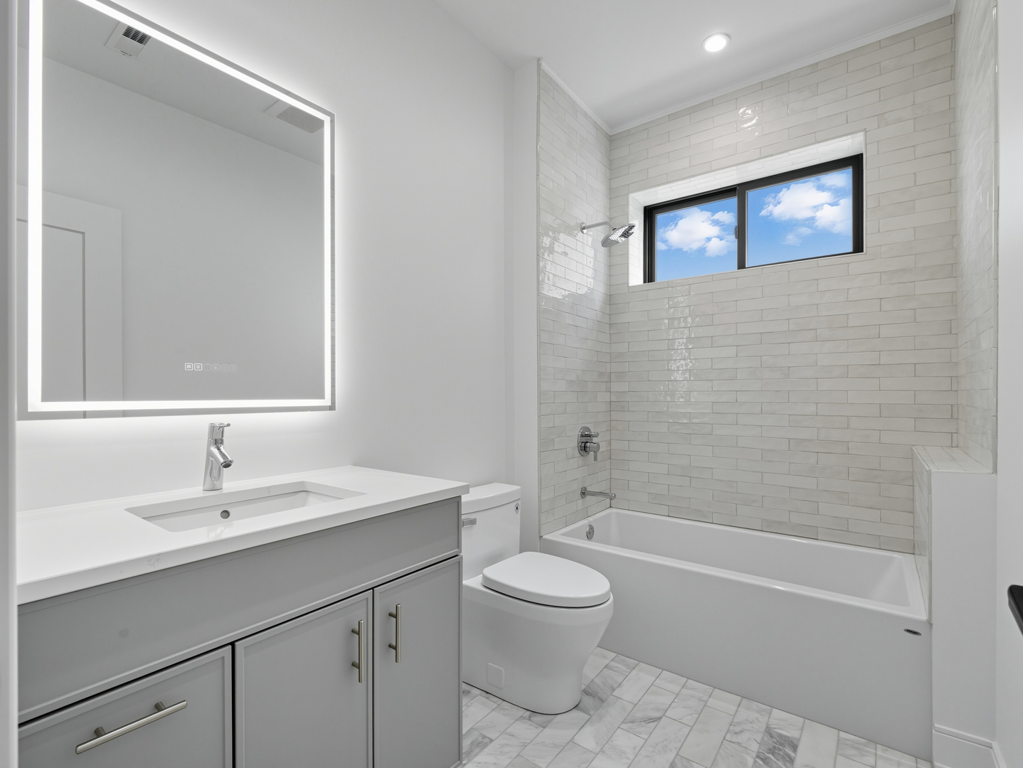 2471 North Clybourn Avenue, Unit 3 Chicago, IL 60614 - Photo 9 of 32
