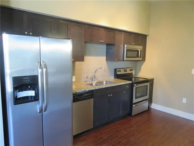 $1,200 | 928 Travis Avenue, Unit 206, Fort Worth, TX 76104
