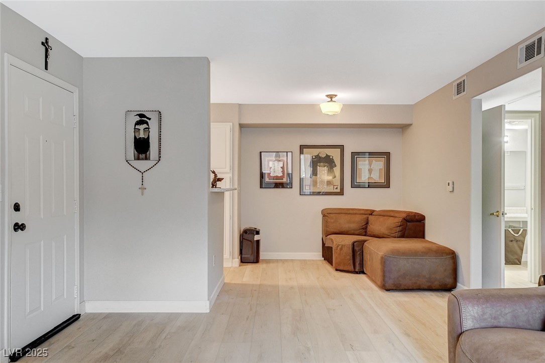 555 East Silverado Ranch Boulevard, Unit 1172 Las Vegas, NV 89183 - Photo 11 of 29