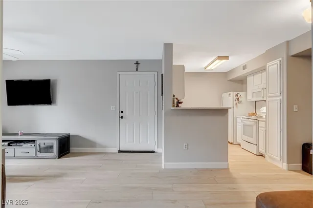 $1,200 | 555 East Silverado Ranch Boulevard, Unit 1172, Las Vegas, NV 89183