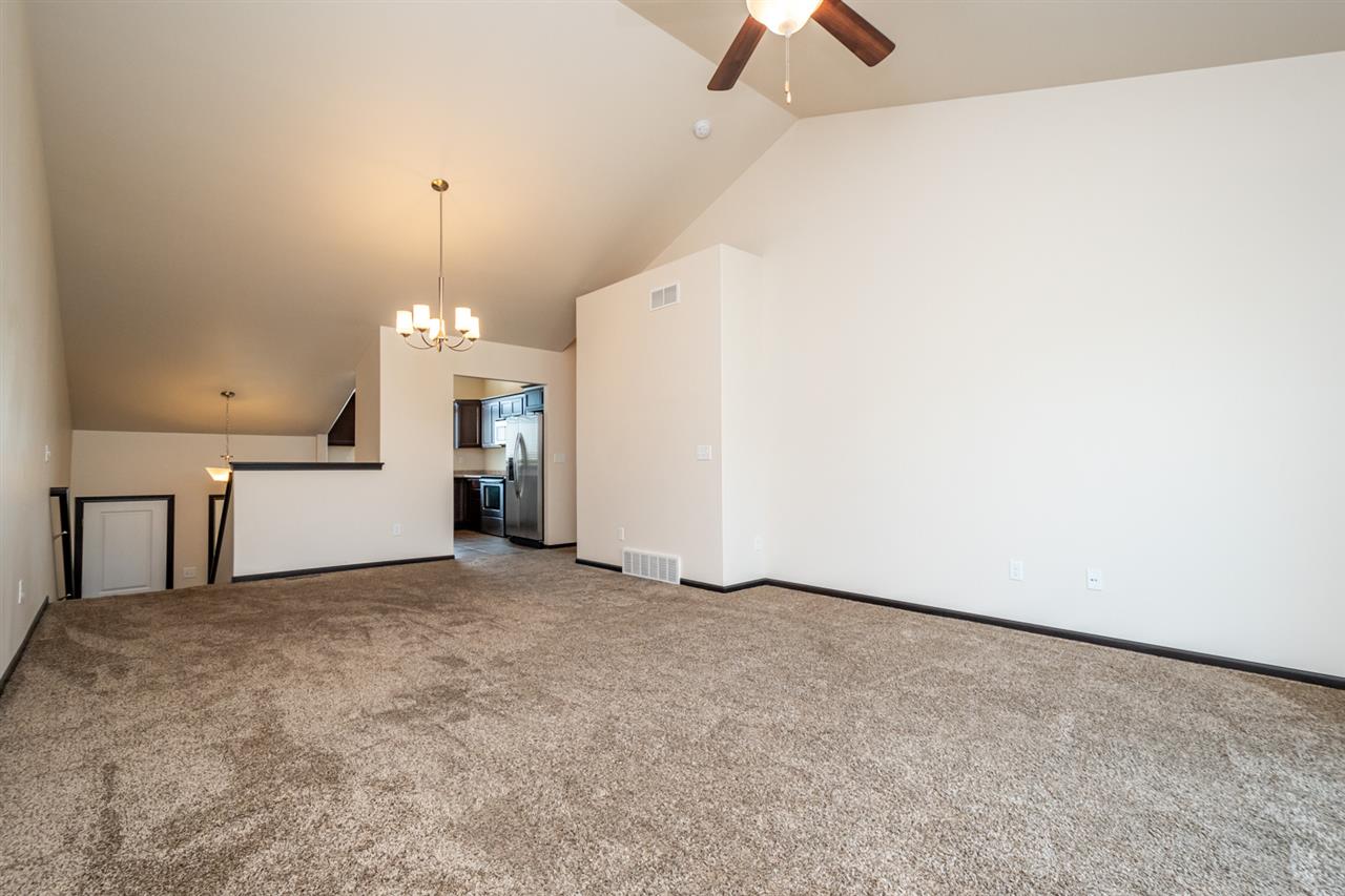 200 Prairie Rose Place Solon, IA 52333 - Photo 4 of 20 Gallery Image 4