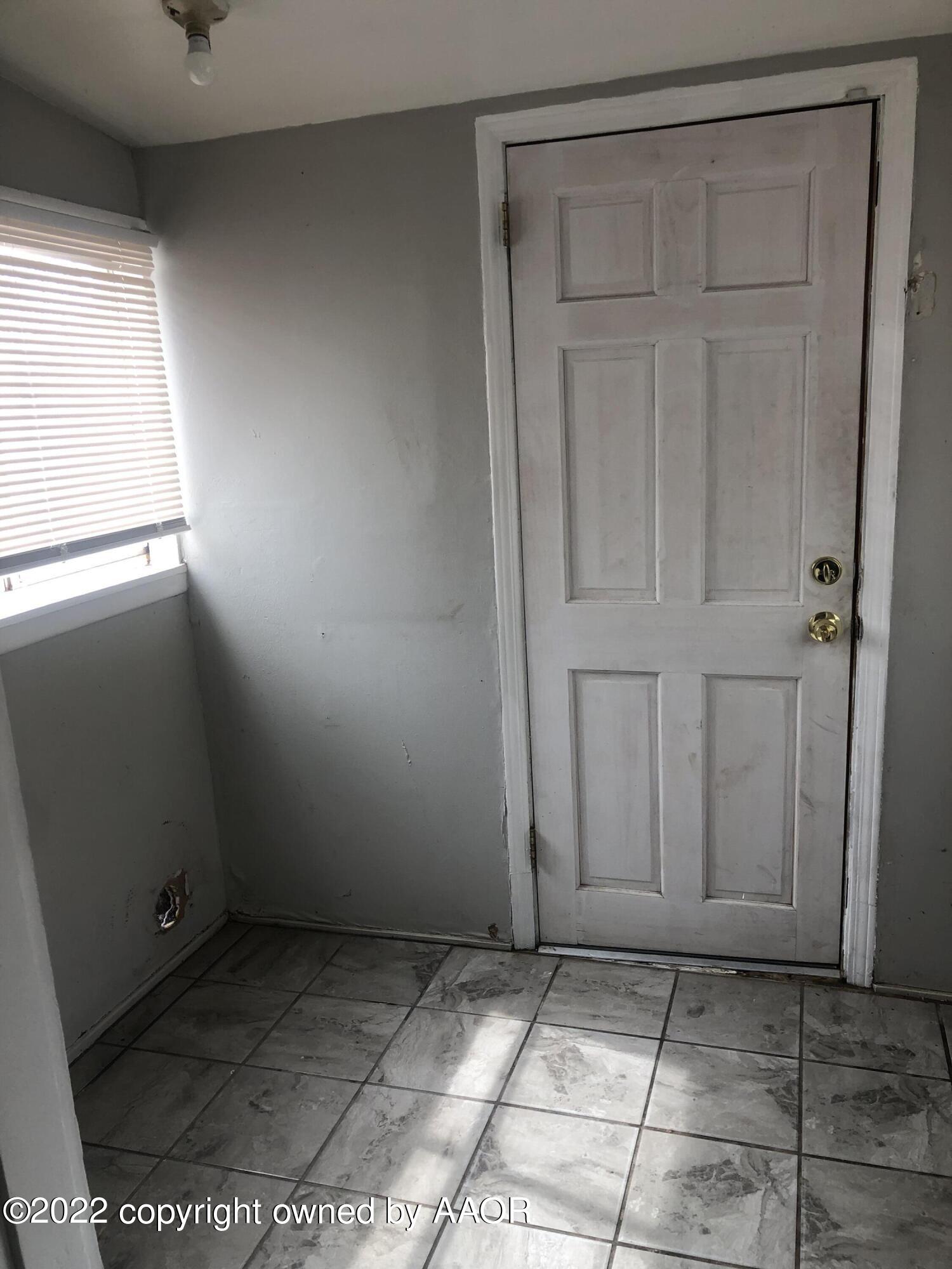 4110 South Polk Street Amarillo, TX 79110 - Photo 5 of 13 a view of room with window