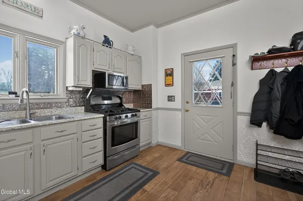 $545,000 | 484 Kenwood Avenue, Bethlehem, NY 12054