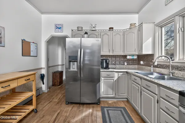 $545,000 | 484 Kenwood Avenue, Bethlehem, NY 12054