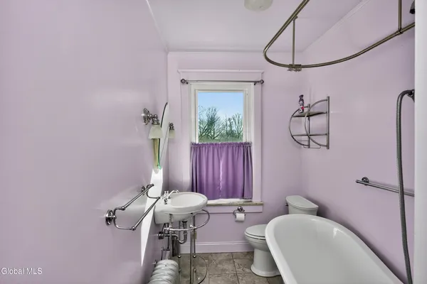 $545,000 | 484 Kenwood Avenue, Bethlehem, NY 12054