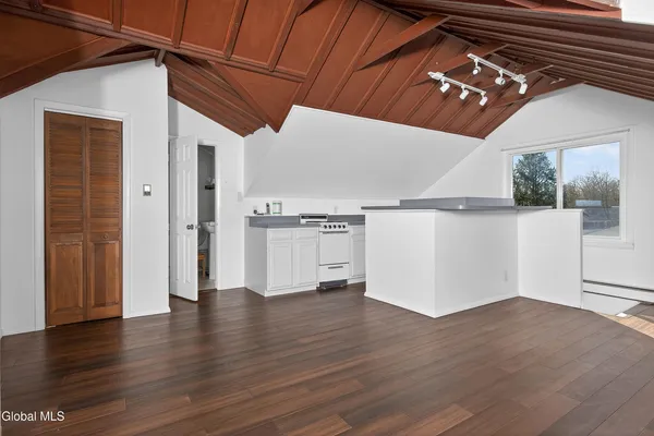 $545,000 | 484 Kenwood Avenue, Bethlehem, NY 12054