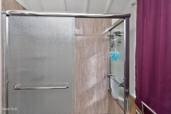 $545,000 | 484 Kenwood Avenue, Bethlehem, NY 12054