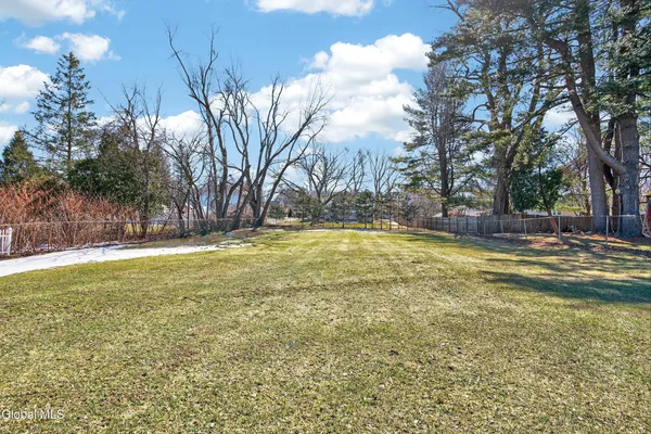 $545,000 | 484 Kenwood Avenue, Bethlehem, NY 12054