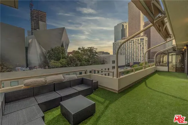 $3,990 | 121 South Hope Street, Unit 505, Los Angeles, CA 90012