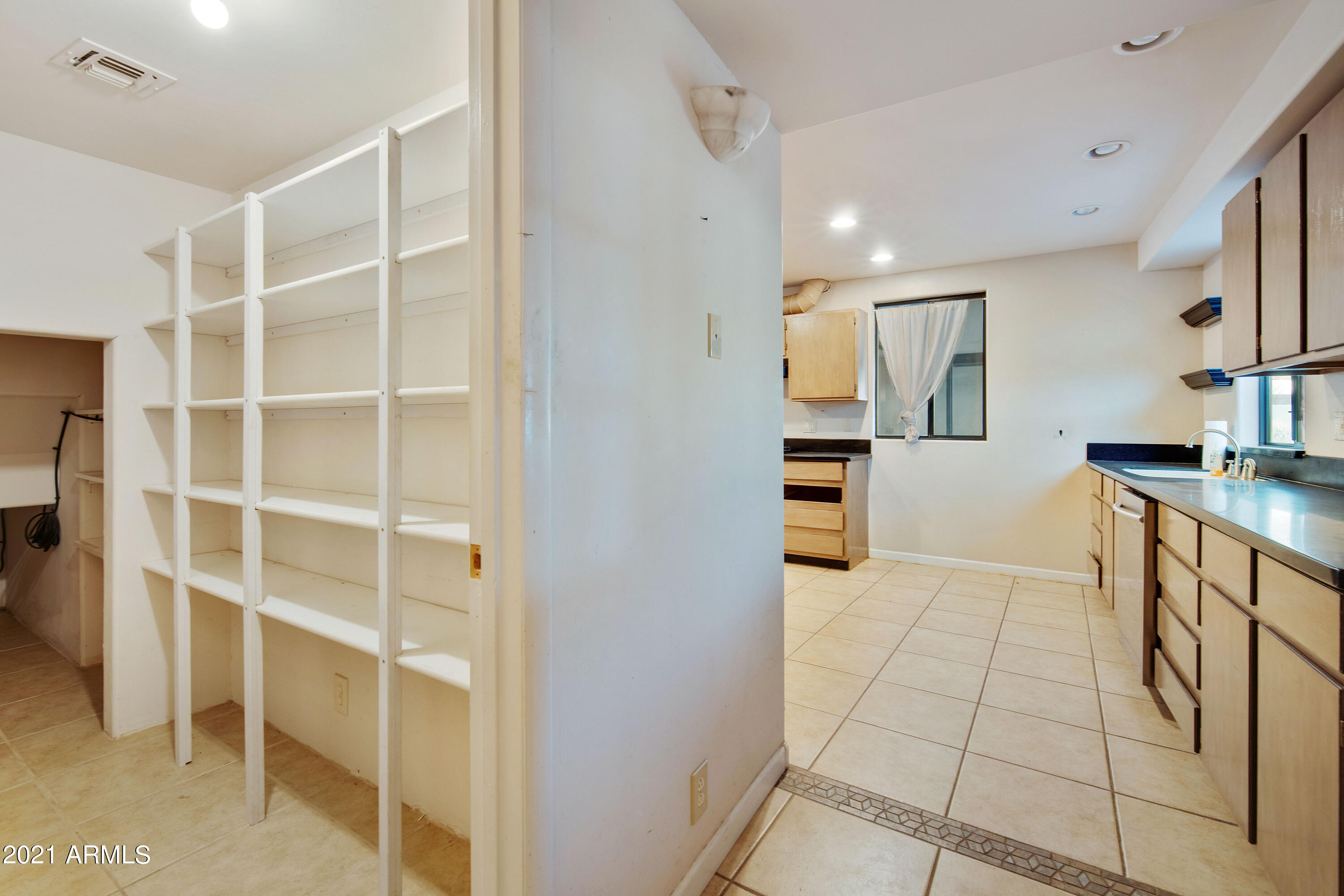 4473 South Basha Road Chandler, AZ 85248 - Photo 18 of 87 Pantry