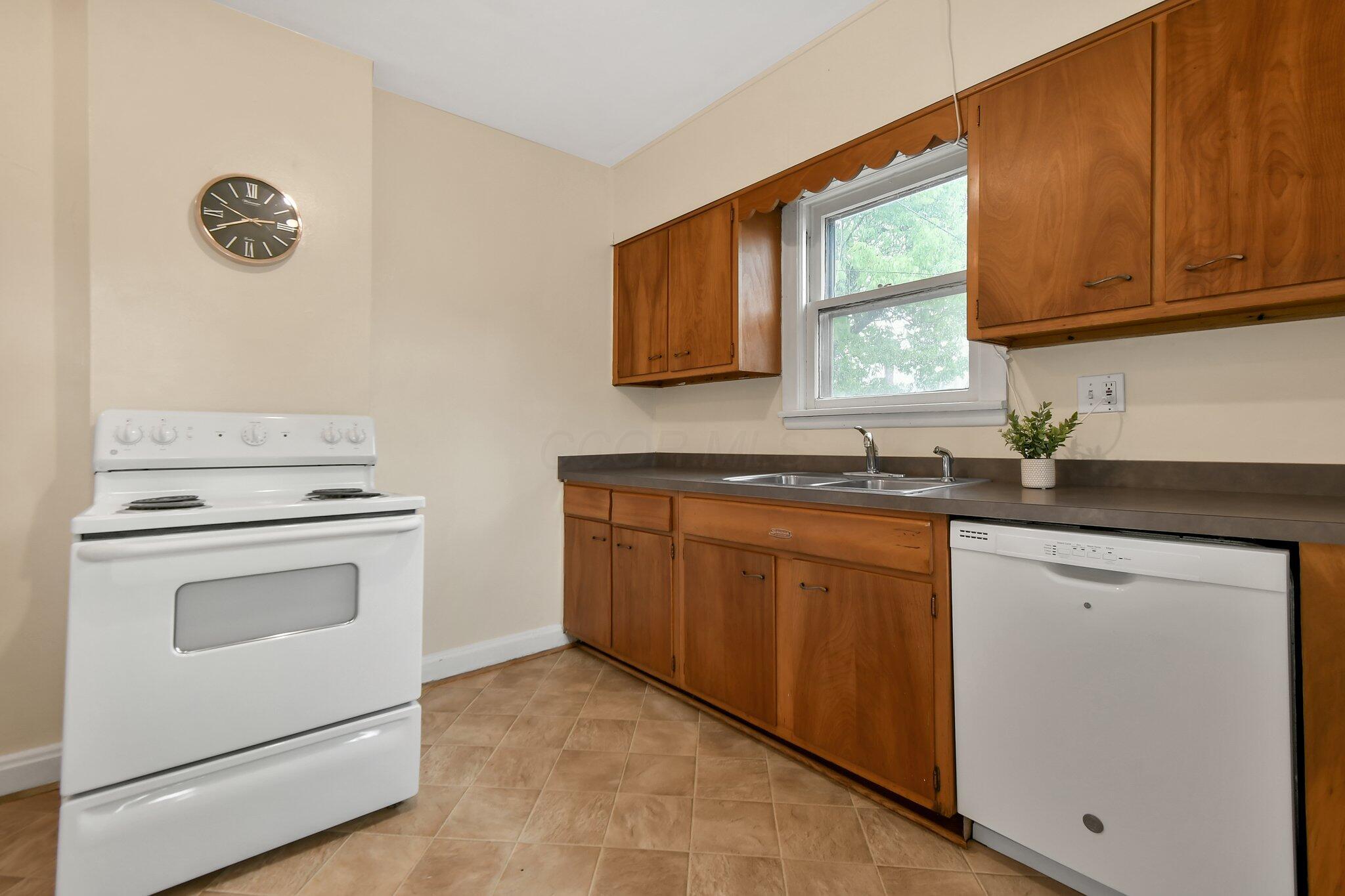 401-403 Tibet Road Columbus, OH 43202 - Photo 14 of 42 21-web-or-mls-401-403-tibet-rd
