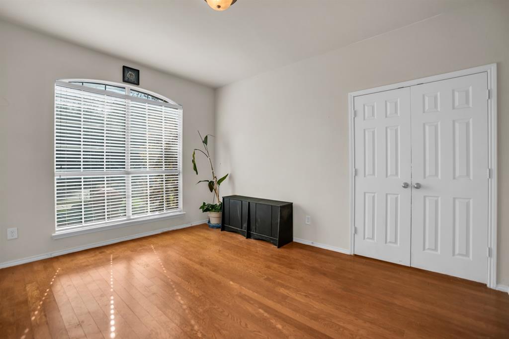 2228 Sparrow Hawk Court Grand Prairie, TX 75052 - Photo 12 of 28