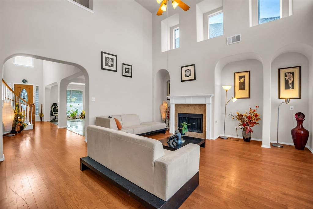 2228 Sparrow Hawk Court Grand Prairie, TX 75052 - Photo 13 of 28