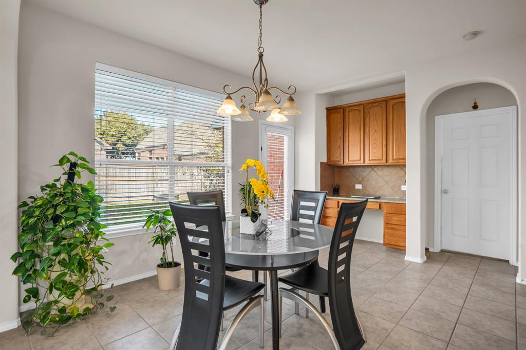 2228 Sparrow Hawk Court Grand Prairie, TX 75052 - Photo 15 of 28