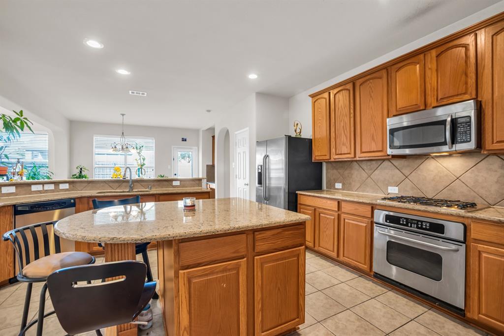 2228 Sparrow Hawk Court Grand Prairie, TX 75052 - Photo 16 of 28