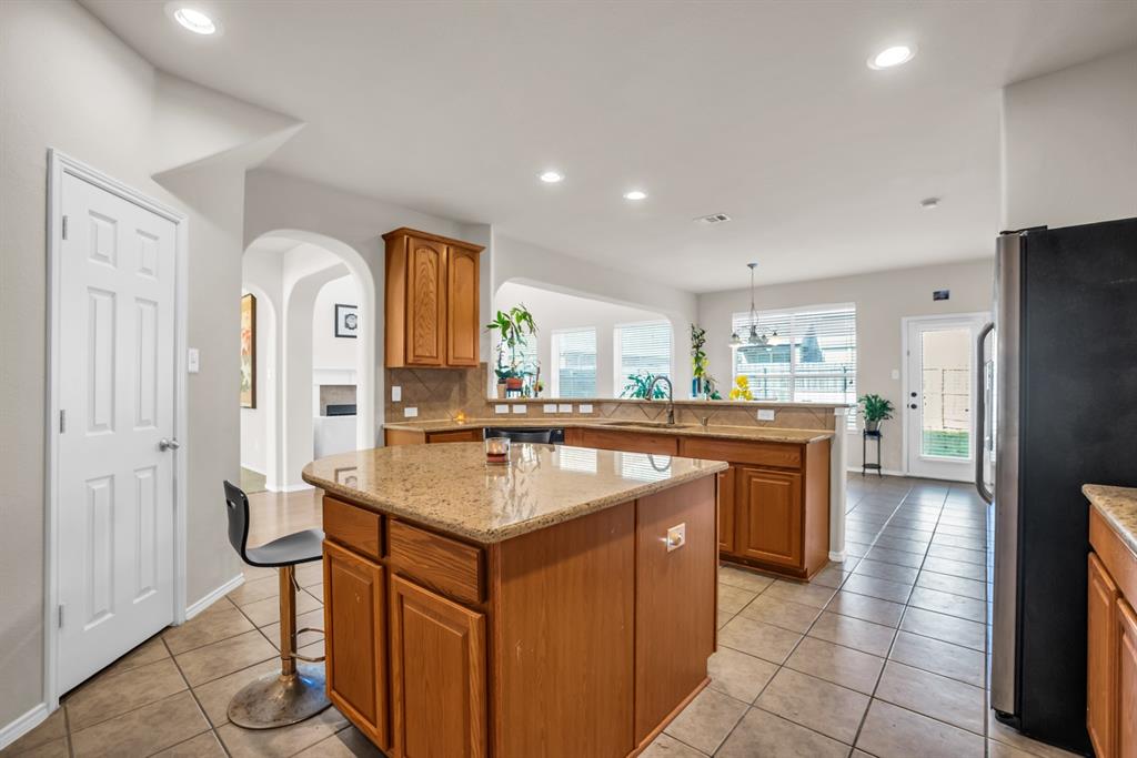 2228 Sparrow Hawk Court Grand Prairie, TX 75052 - Photo 17 of 28