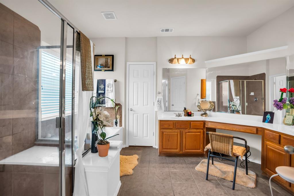 2228 Sparrow Hawk Court Grand Prairie, TX 75052 - Photo 21 of 28