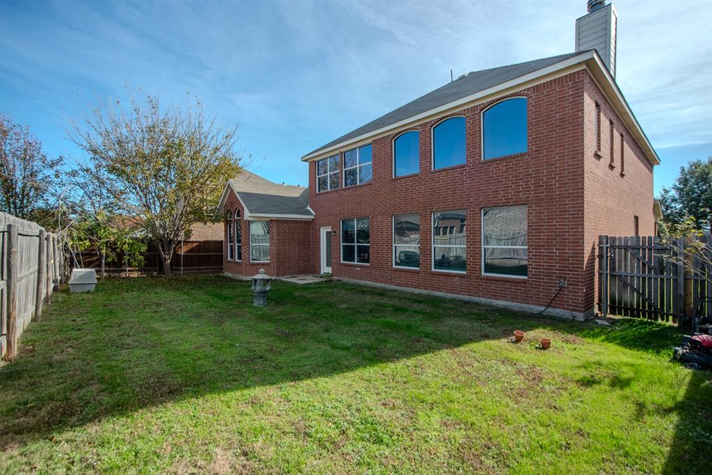 2228 Sparrow Hawk Court Grand Prairie, TX 75052 - Photo 7 of 28