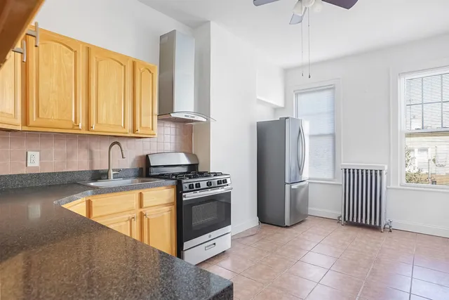 $2,500 | 128 Oak Street, Unit 2, Weehawken, NJ 07086