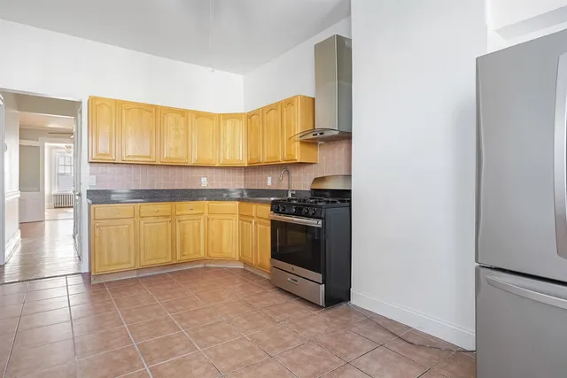 $2,500 | 128 Oak Street, Unit 2, Weehawken, NJ 07086