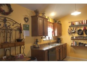 411 South Austin Springs Road Johnson City, TN 37601 - Photo 5 of 24 Great Kitchen