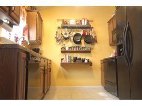 411 South Austin Springs Road Johnson City, TN 37601 - Photo 6 of 24 Spacious Kitchen