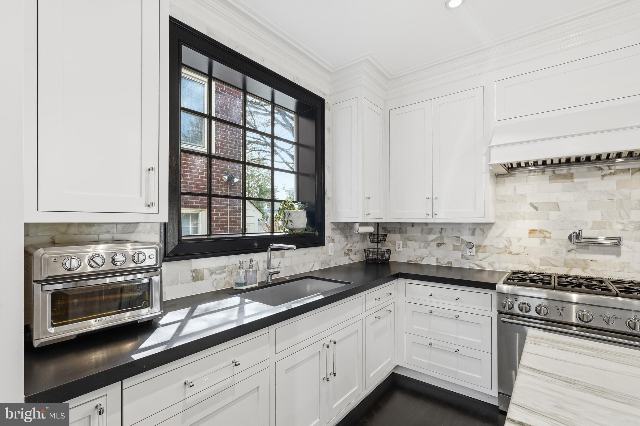 2812 34th Street Northwest Washington, DC 20008 - Photo 12 of 62