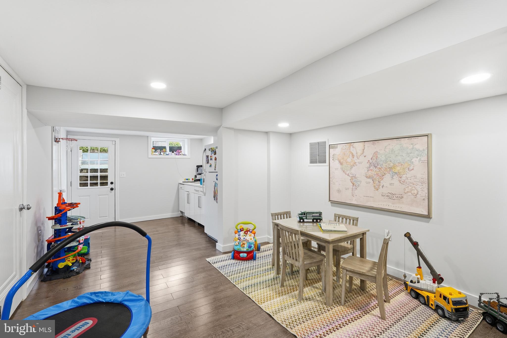 2812 34th Street Northwest Washington, DC 20008 - Photo 40 of 62