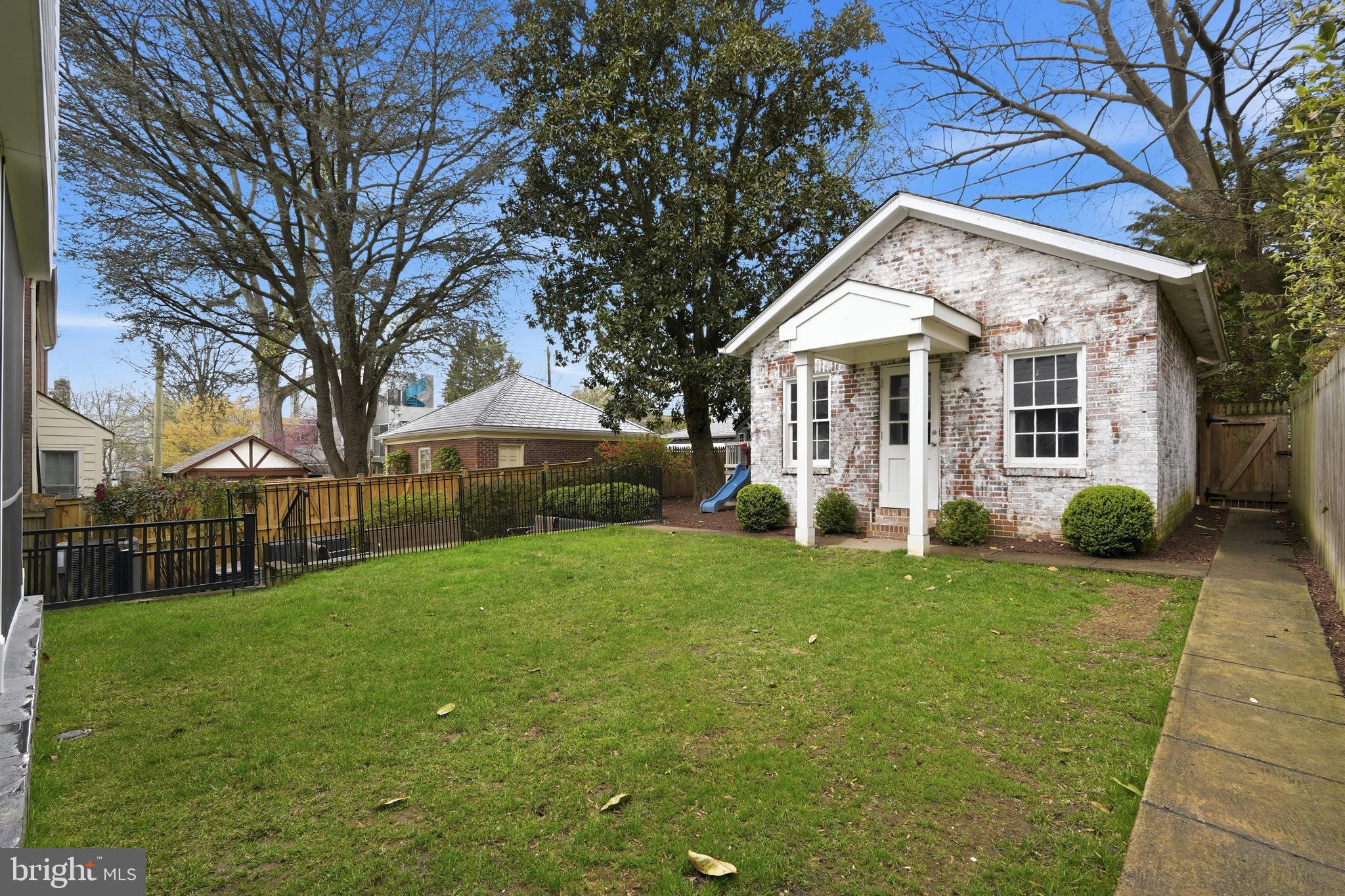 2812 34th Street Northwest Washington, DC 20008 - Photo 48 of 62