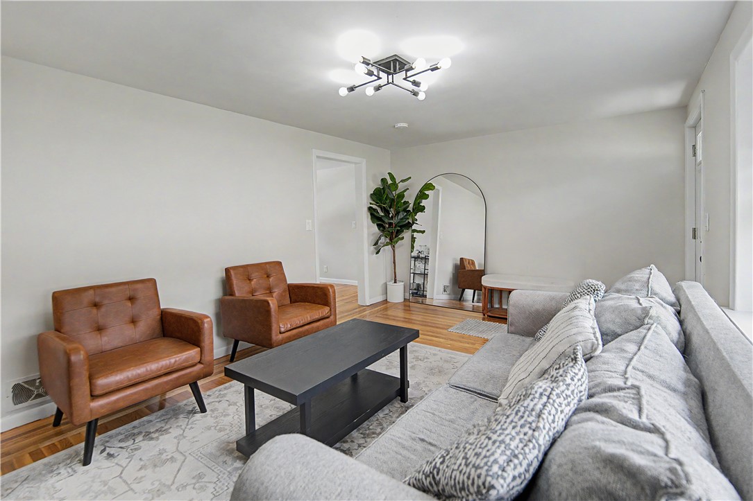 162 Larchmont Road Warwick, RI 02886 - Photo 8 of 36