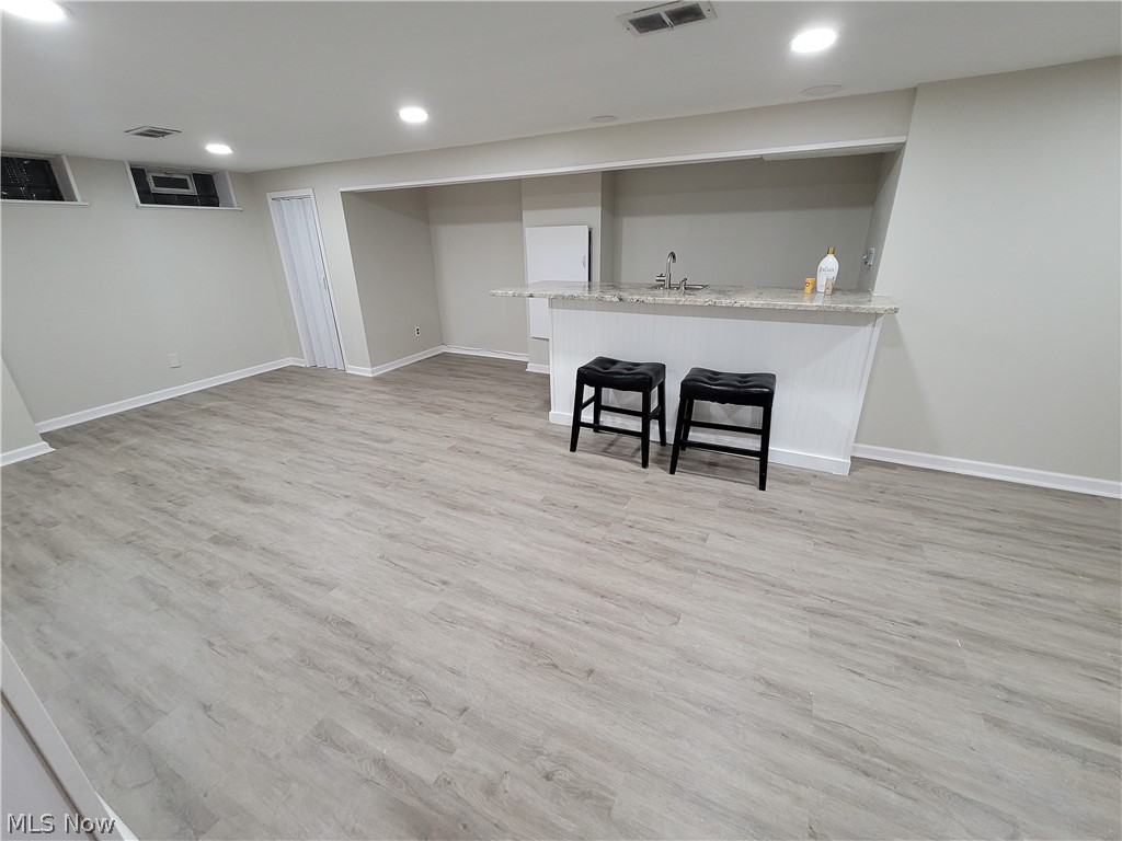 4245 Lambert Road Cleveland, OH 44121 - Photo 24 of 34