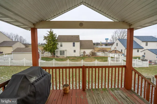 $325,000 | 17 Vista Drive, Fredericksburg, PA 17026