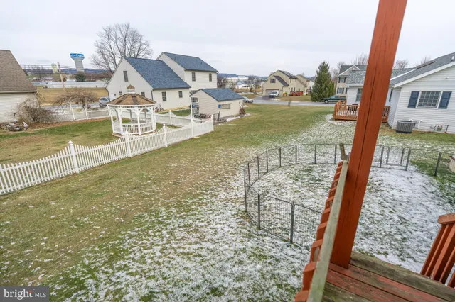 $325,000 | 17 Vista Drive, Fredericksburg, PA 17026