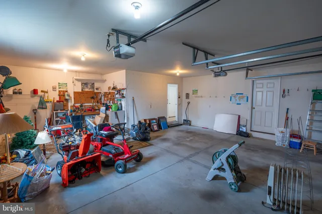 $325,000 | 17 Vista Drive, Fredericksburg, PA 17026