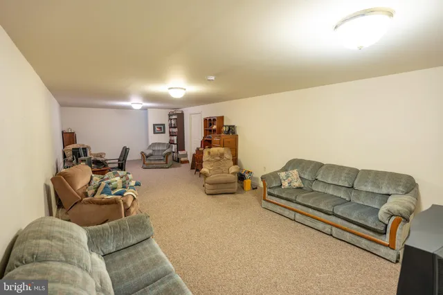 $325,000 | 17 Vista Drive, Fredericksburg, PA 17026