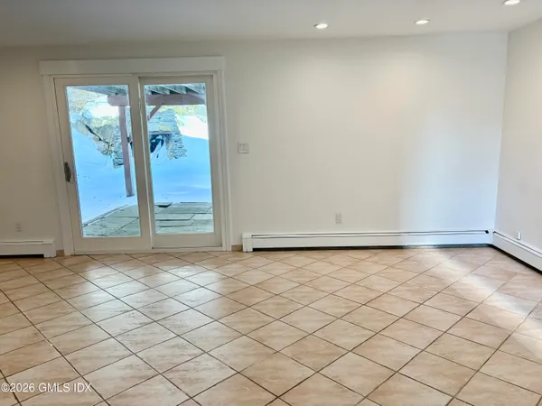 an empty room with entrance