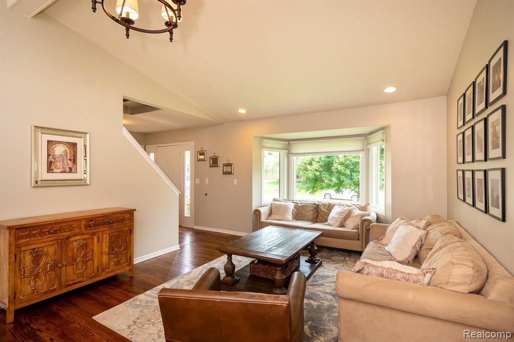 567 Lockport Road Rochester Hills, MI 48307 - Photo 5 of 29