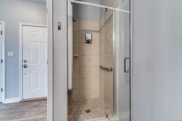 $315,000 | 20 Tapatio Drive East, Unit 101, Boerne, TX 78006