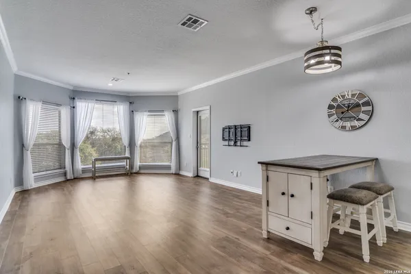 $315,000 | 20 Tapatio Drive East, Unit 101, Boerne, TX 78006