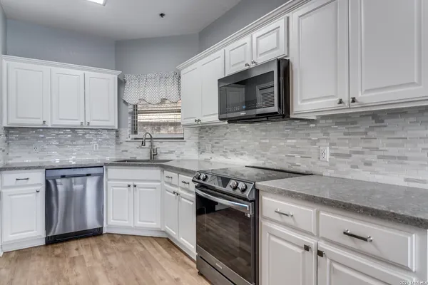 $315,000 | 20 Tapatio Drive East, Unit 101, Boerne, TX 78006