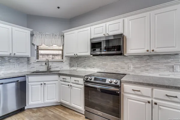 $315,000 | 20 Tapatio Drive East, Unit 101, Boerne, TX 78006