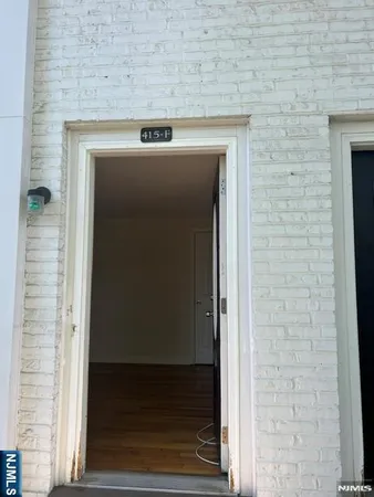 $1,800 | 415 Ridge Road, Unit F, North Arlington, NJ 07031