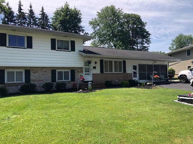 63 Noel Drive Gates, NY 14606 - Photo 2 of 14