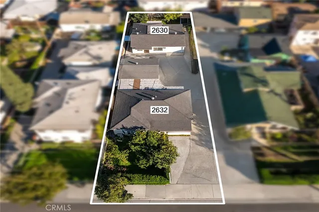 a view of a small yard