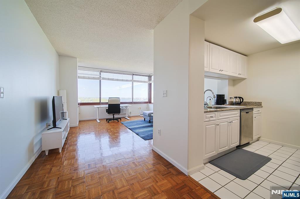 100 Old Palisade Road, Unit 3213 Fort Lee, NJ 07024 - Photo 2 of 17