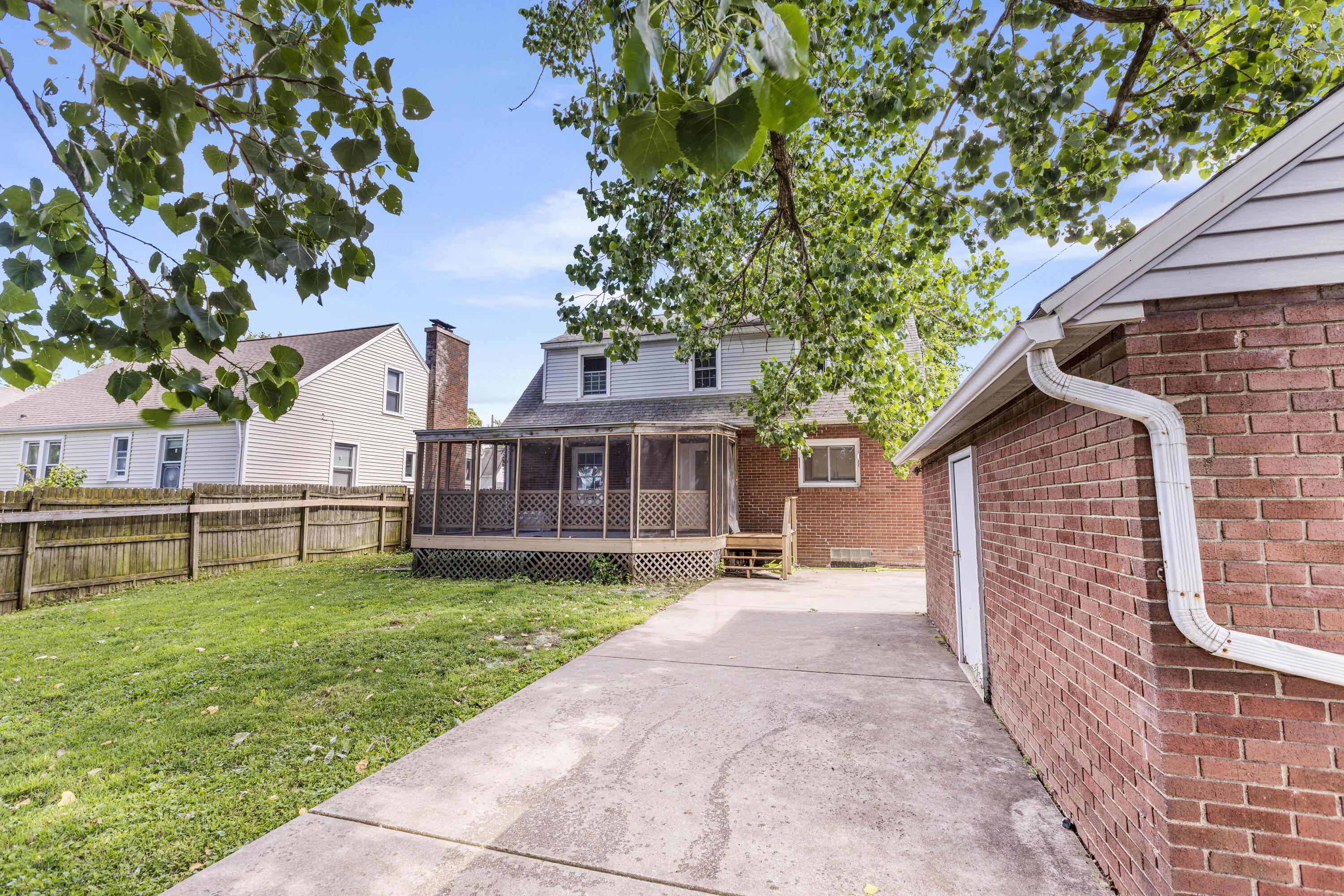 11 John R Street Battle Creek, MI 49015 - Photo 5 of 19 _P7A7623_E