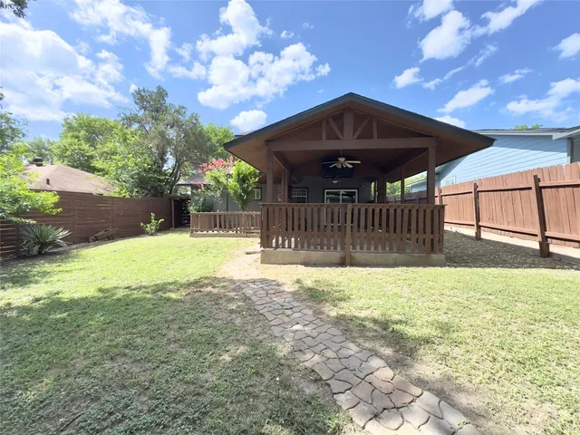 $1,800 | 4503 East Stassney Lane, Austin, TX 78744